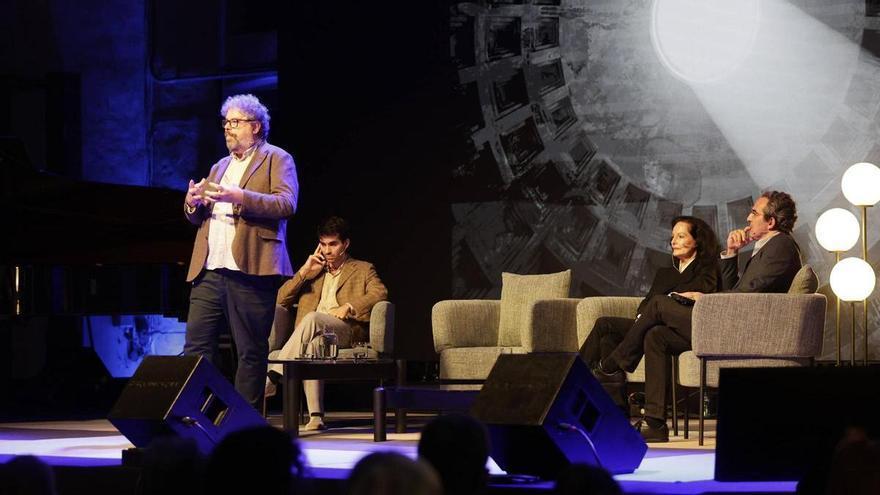 Sergio Del Molino, durante el coloquio inspirado en la figura de Timothy Garton Ash, premio "Princesa" de Ciencias Sociales: "Defender el europeísmo se ha puesto cuesta arriba"