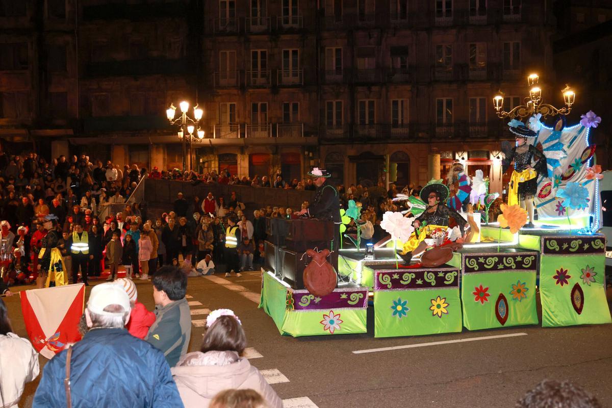 El Entroido vigués más colorido, en imágenes