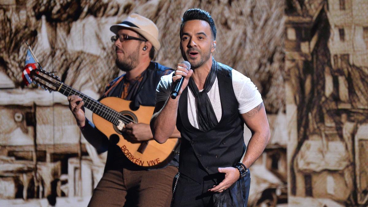 Luis Fonsi actúa en los Grammy Latinos en Las Vegas