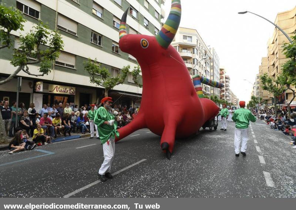 GALERÍA DE FOTOS -- Vila-real se llena de disfraces en la calle