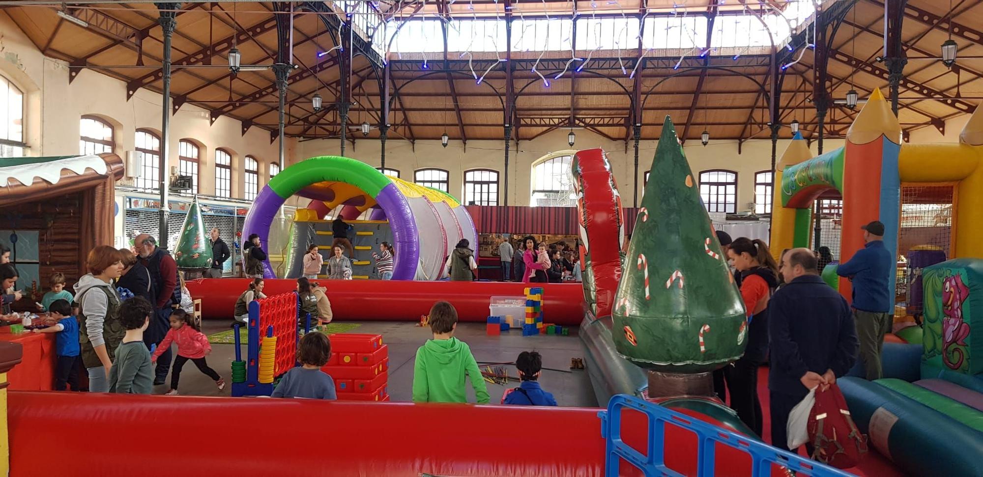 Así fue la inauguración del Salón de Navidad de Villaviciosa, la gran cita de ocio infantil de estas fechas