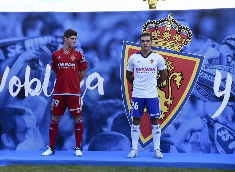 Presentación de la nueva equipación del Real Zaragoza para esta temporada