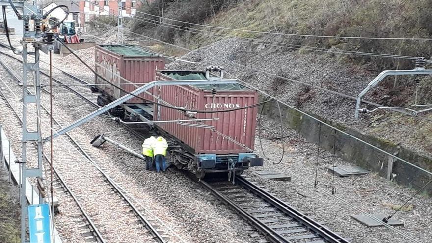 Descarrila un tren en Pola de Lena