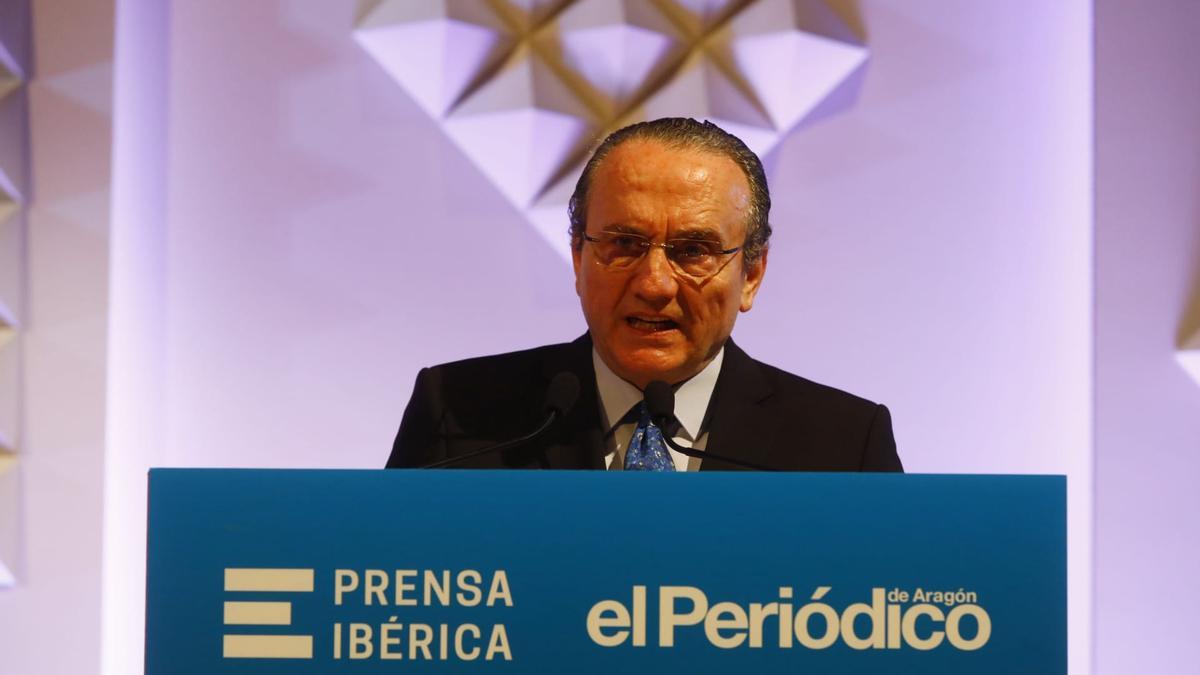 El presidente de Prensa Ibérica, Javier Moll, durante su discurso en la gala de los Aragoneses del Año.
