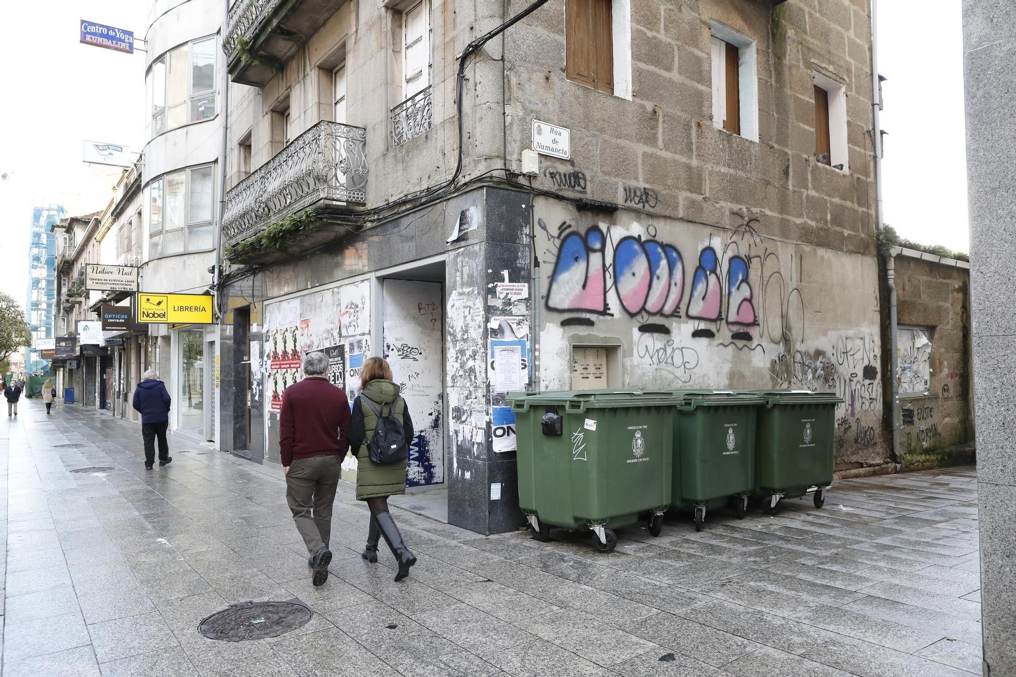 Clamor en el Calvario contra las pintadas en peatonal más transitada de Vigo