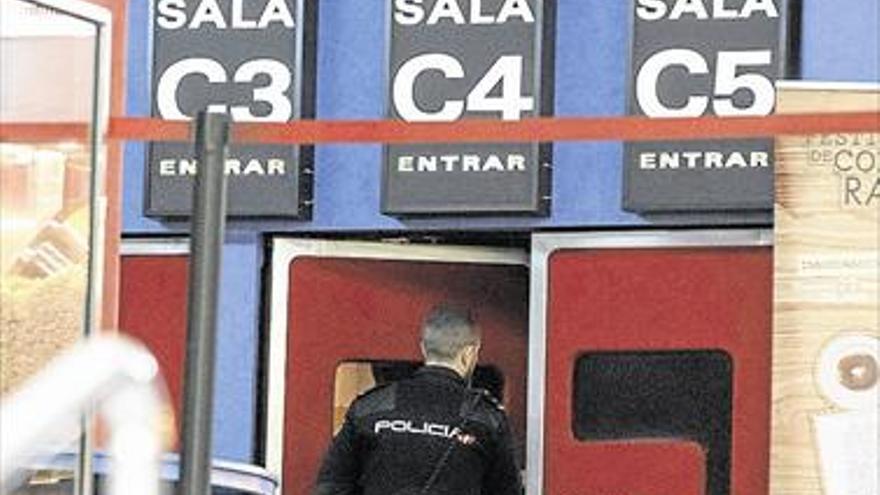 La fallecida en el cine de Valencia llevaba muerta allí una semana