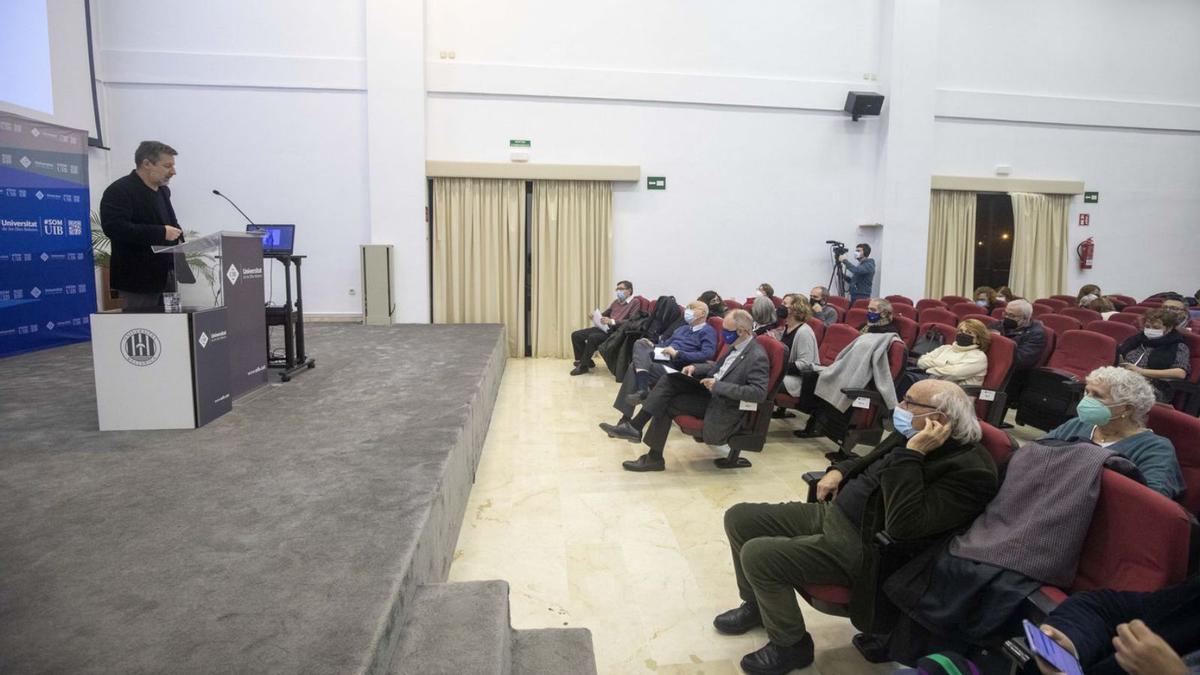 Colegas y amigos despiden al profesor Joan Alegret