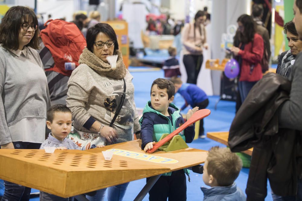 Cientos de niños y niñas disfrutan de Expojove 2019