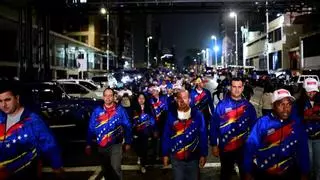 El oficialismo sale a festejar la victoria de Maduro sin que se conozca el escrutinio y la oposición venezolana denuncia irregularidades