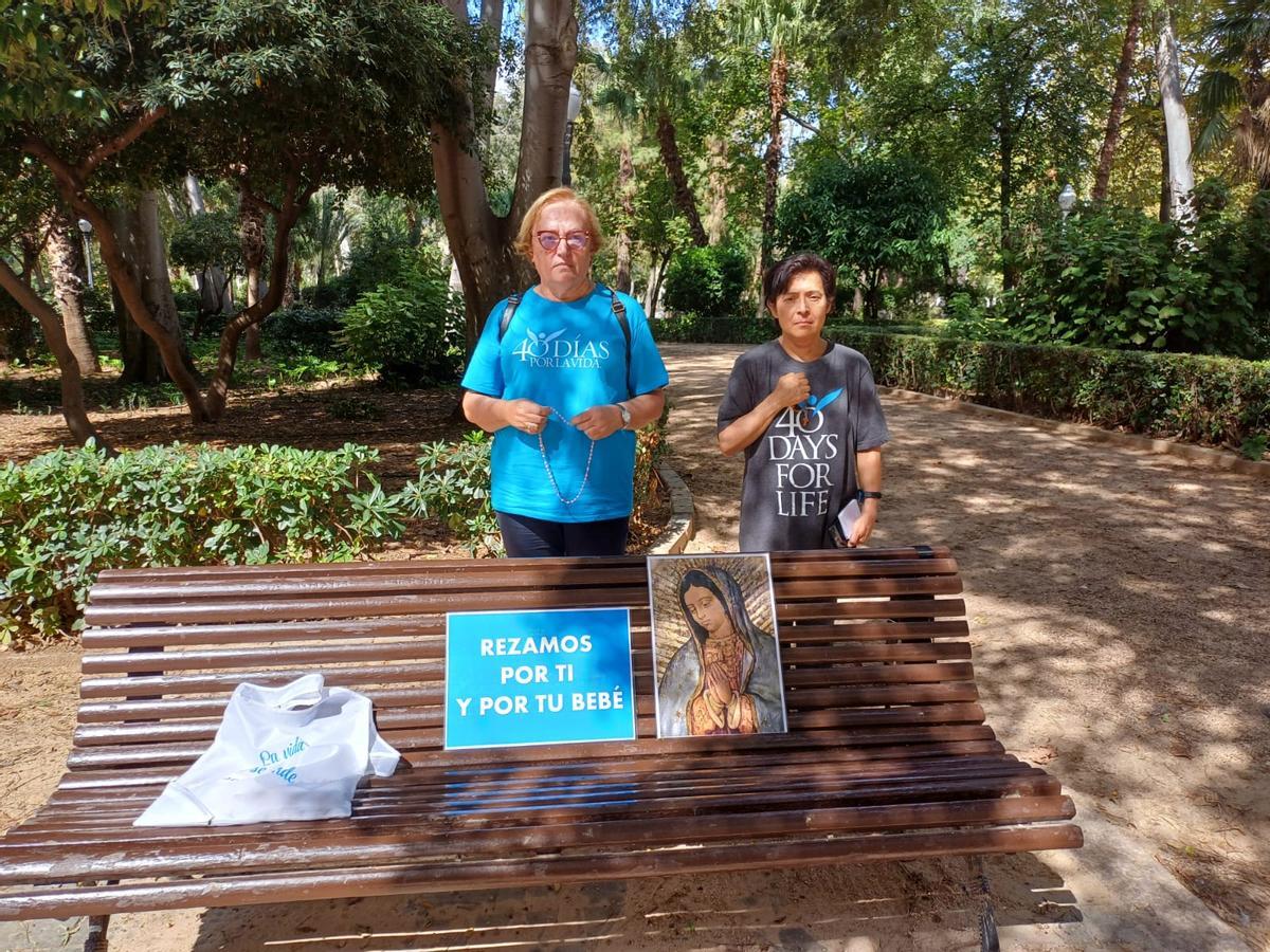 Vigilia de oración 40 días por la vida, con la coordinadora, María Ángeles Bou
