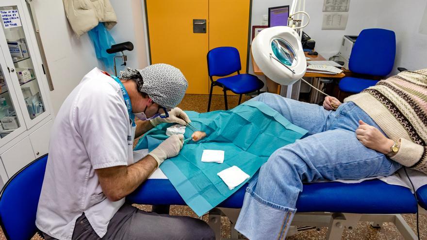 Sanidad pide a 249 médicos y pediatras de Primaria que retrasen su retiro gracias a la &quot;jubilación activa&quot;