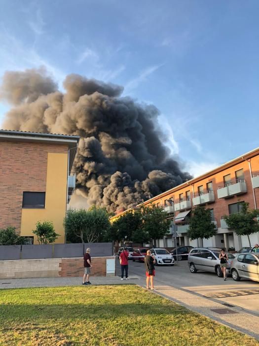 Incendi en una empresa de Sarrià de Ter