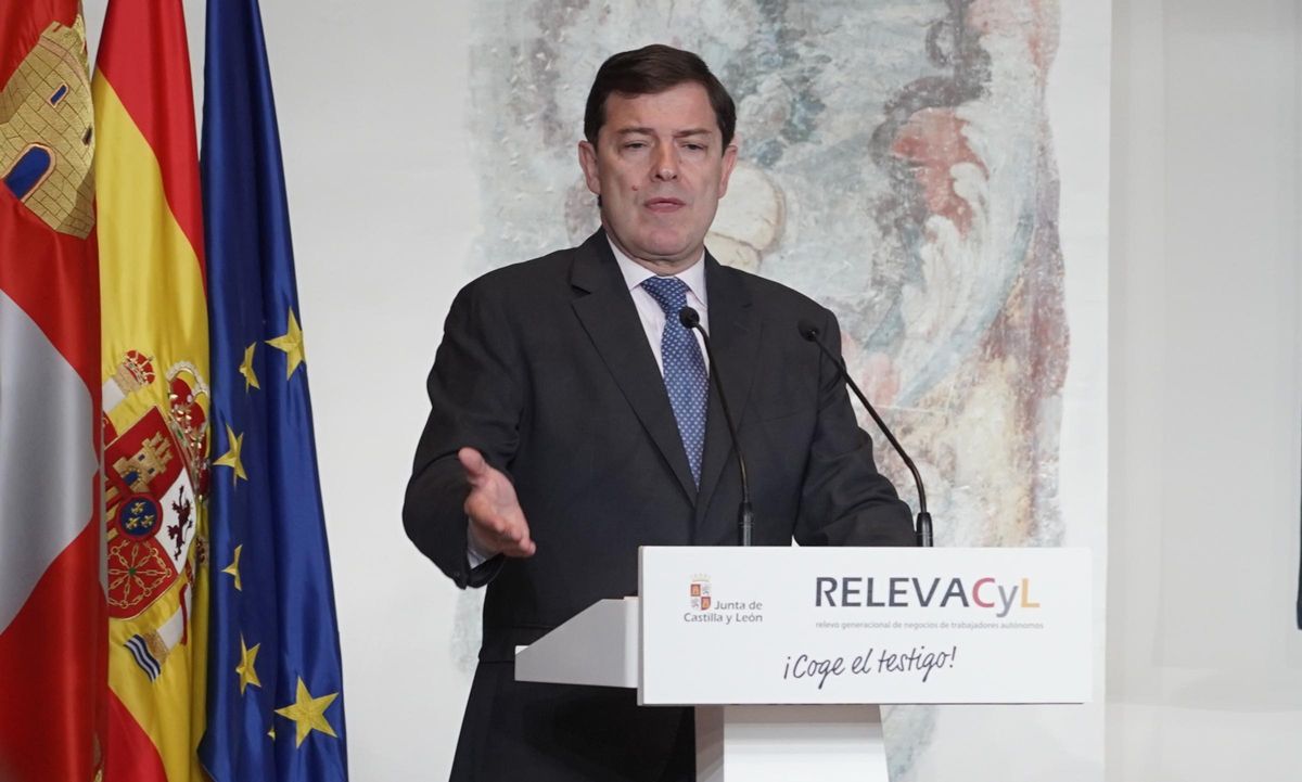 El presidente de la Junta de Castilla y León, Alfonso Fernández Mañueco, presenta el programa Relevo Generacional del Autónomo (RELEVACYL)