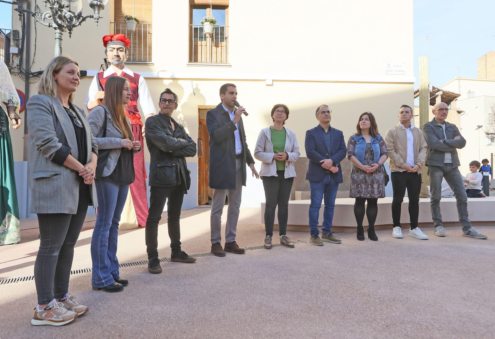 Cardona innagura la renovada plaça de la Coromina