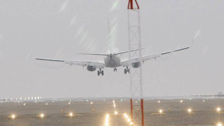 El sistema antiniebla del aeropuerto de Zaragoza queda relegado al 2014