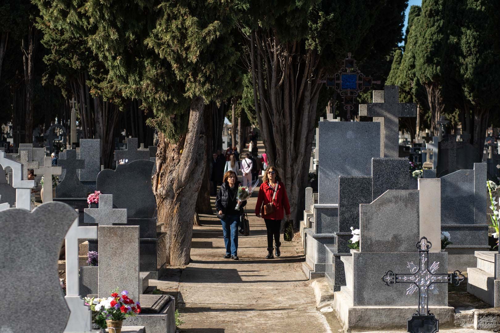 GALERÍA | La imágenes del Día de Todos los Santos en el cementerio de Zamora