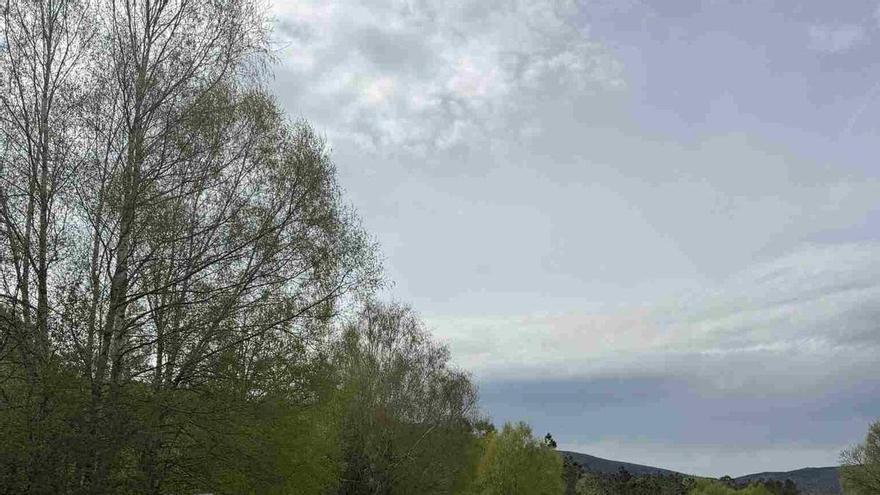 Vuelca un camión en Rodeiro