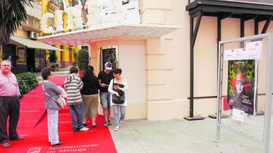 Reapertura al público de los cines Albéniz, en 2010.