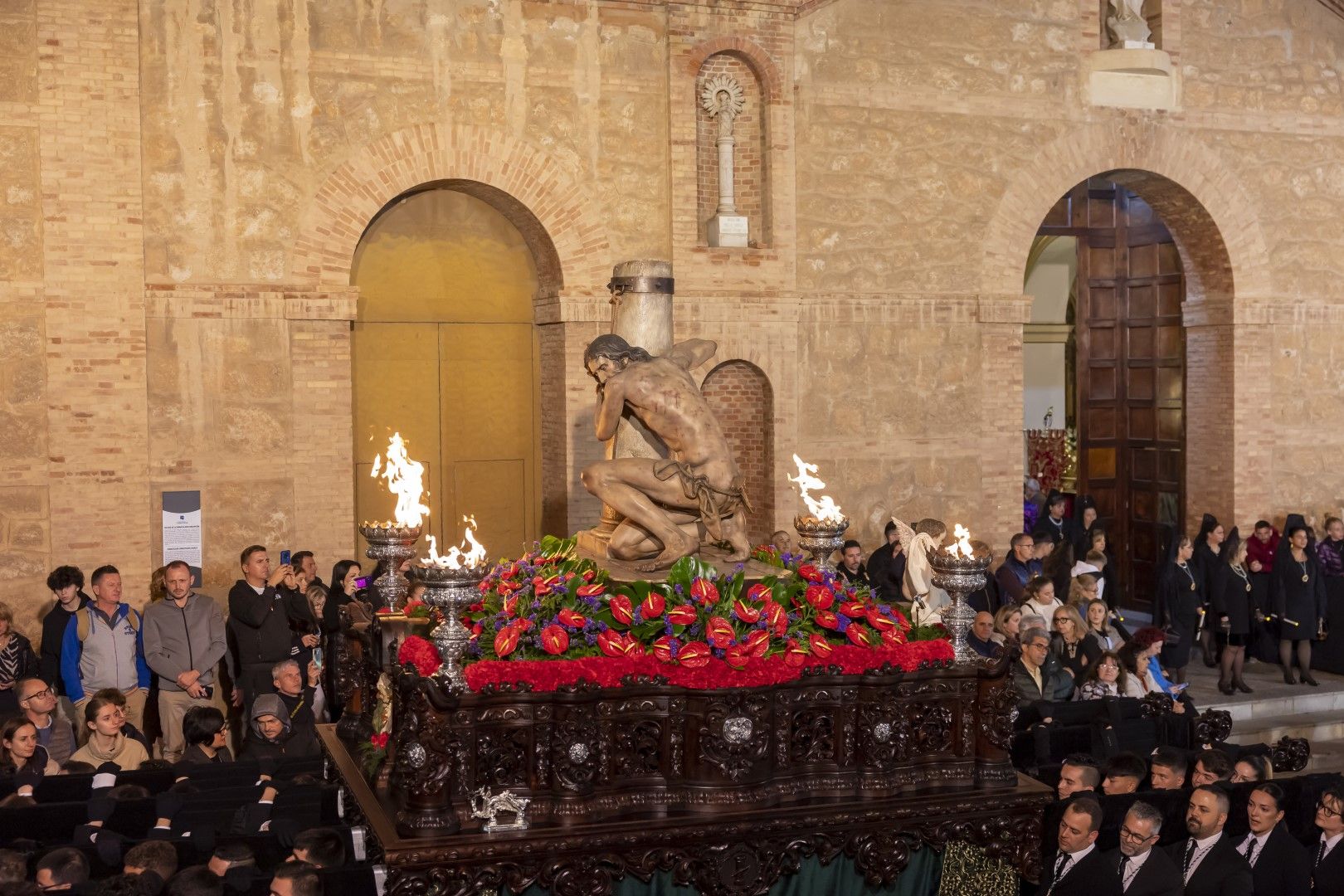 Aquí las imágenes de la Procesión de Lunes Santo en Torrevieja