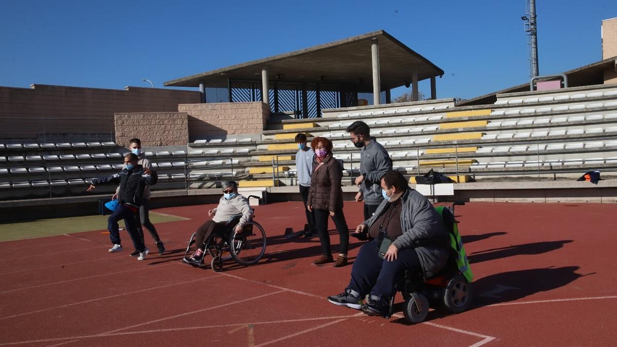 Participantes en la jornada de deporte adaptado en El Fontanar.