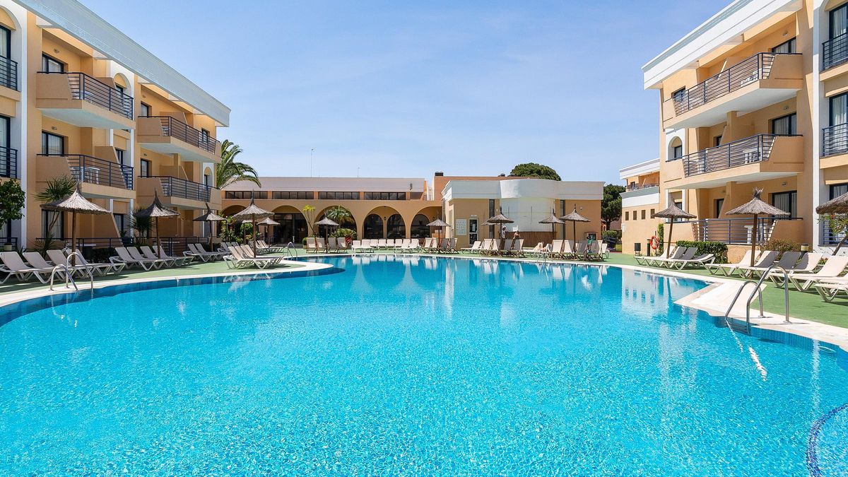 Vacaciones bajo el sol de Cádiz, donde el verano cobra vida: Sol Sancti Petri Apartamentos