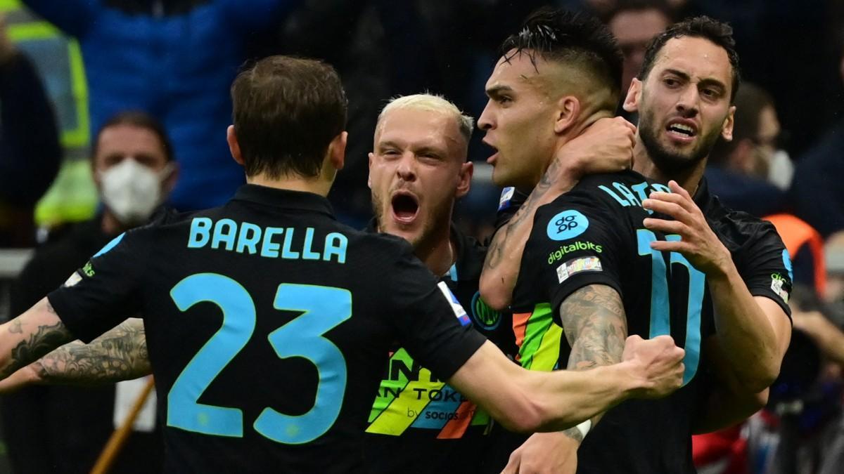 Los jugadores del Inter celebran un gol en el partido de Serie A contra el Empoli
