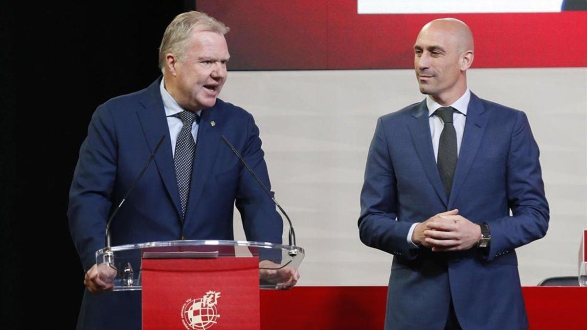 Luis Rubiales junto al vicepresidente de la UEFA COI, Karl-Erik Nilsson