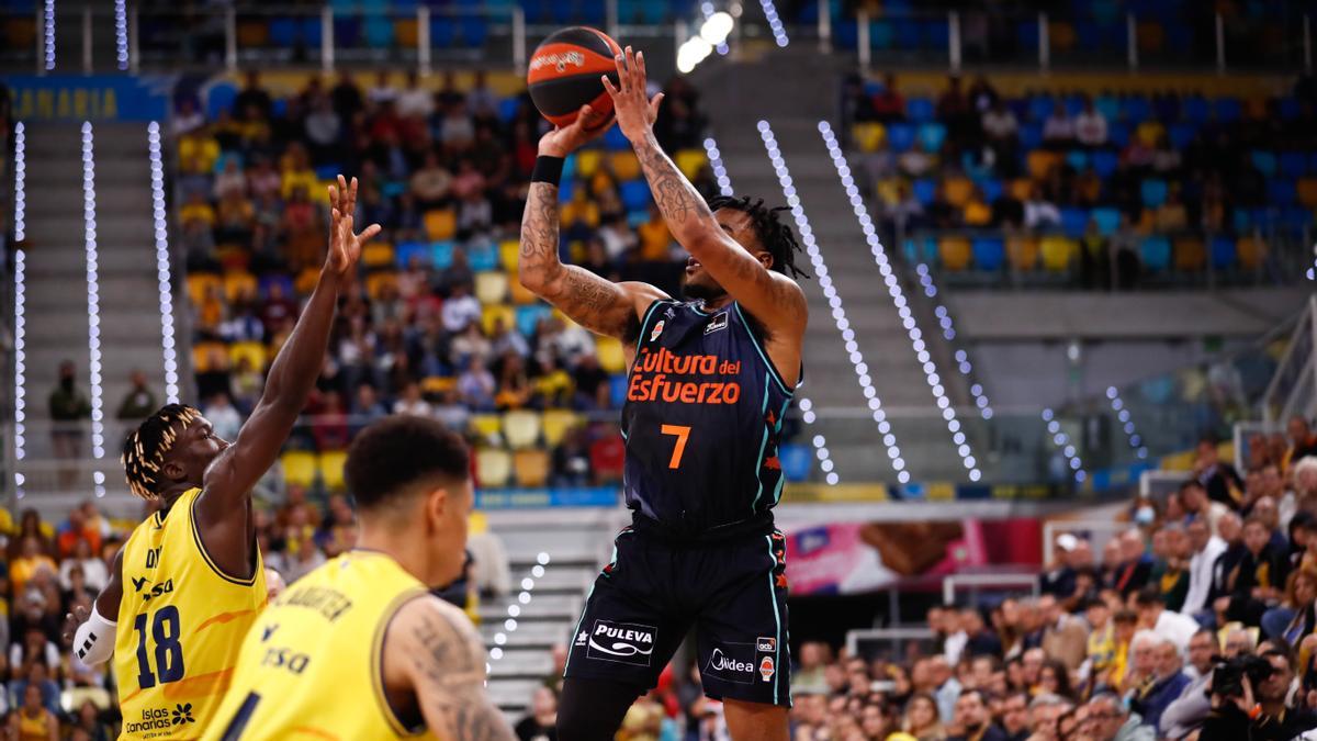 Chris Jones no se sintió nada bien en el partido en el Gran Canaria Arena