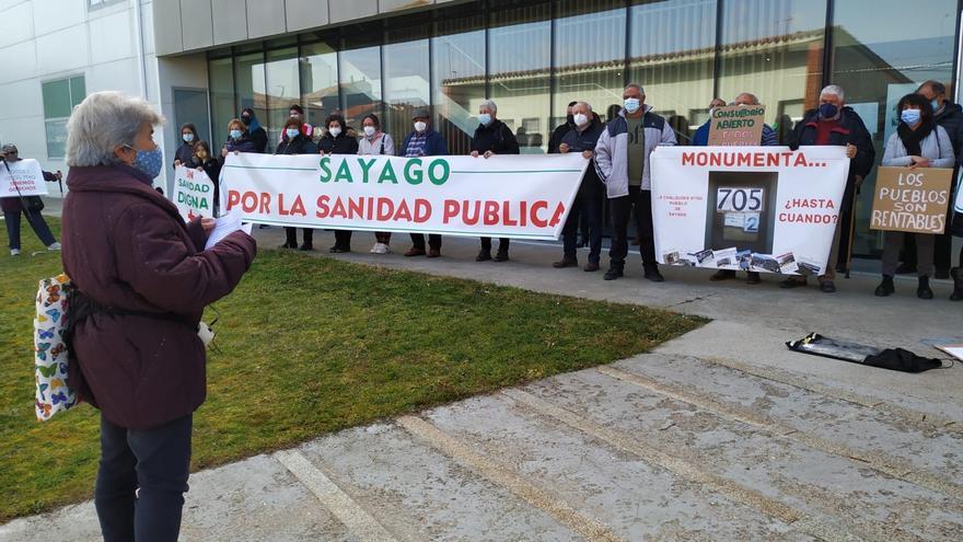 Concentración por la sanidad en Sayago: &quot;la despoblación se combate con servicios públicos&quot;