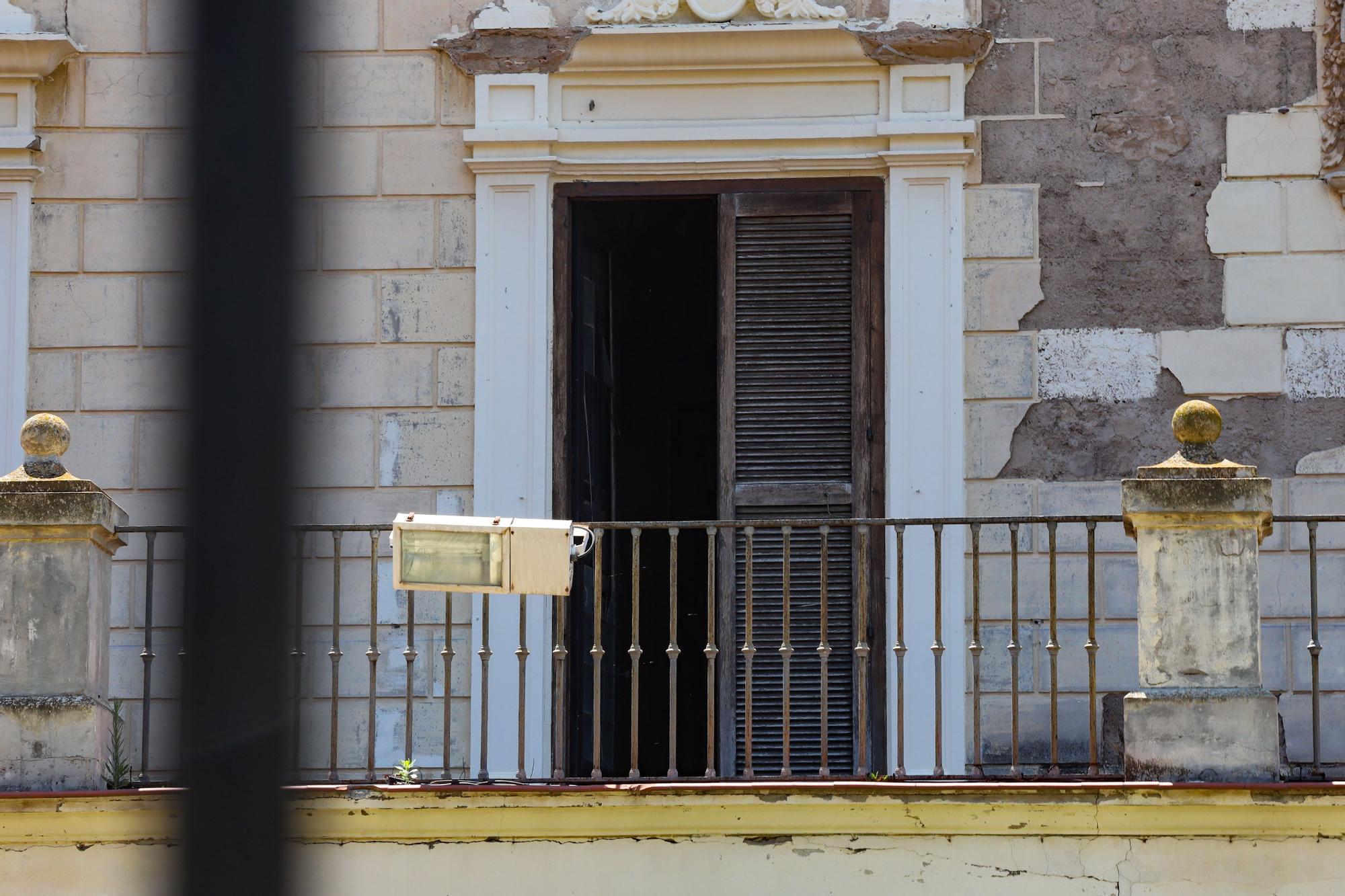 En este lamentable estado está el Palacio de Rubalcava de Orihuela