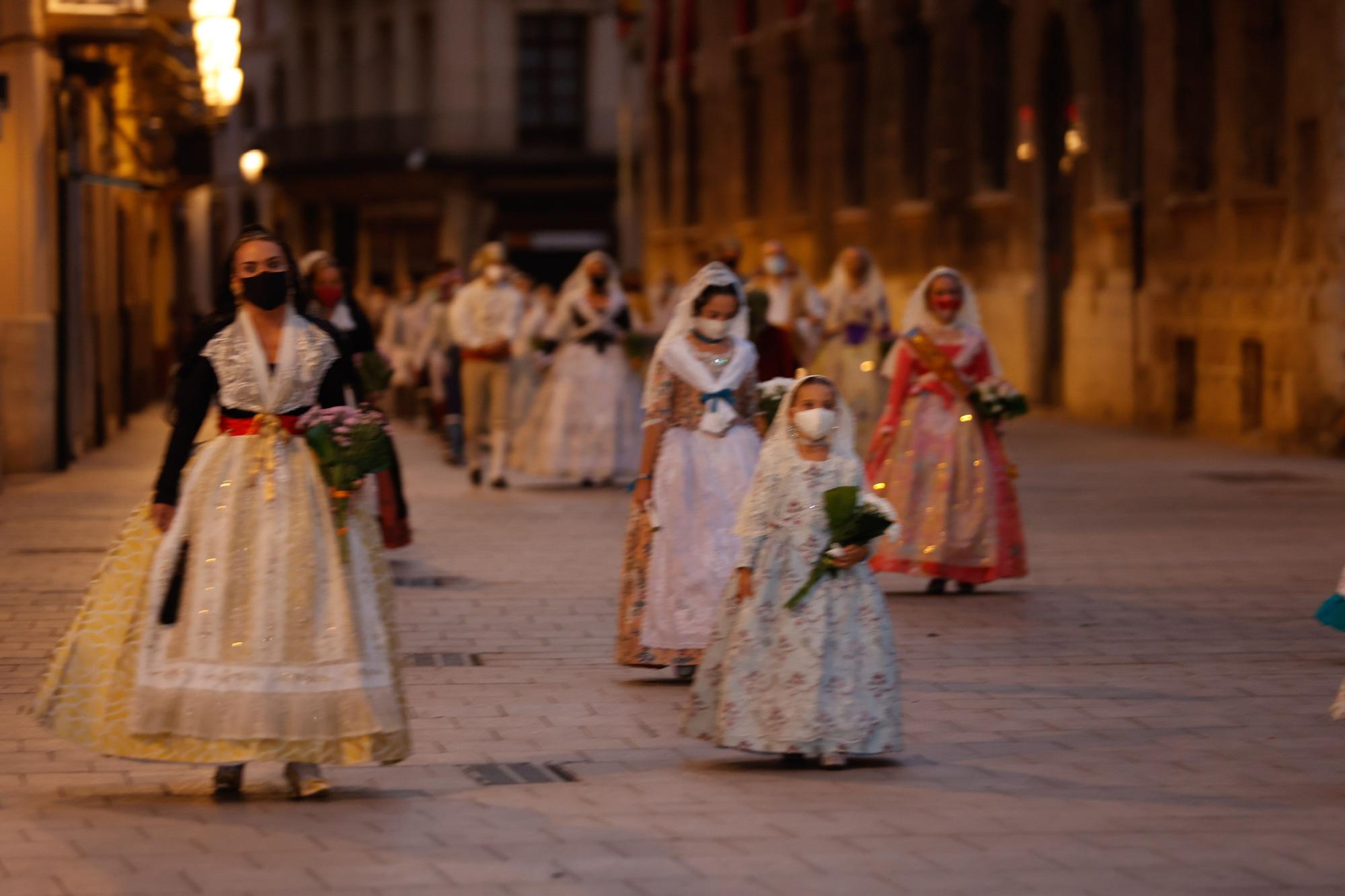 Búscate en el segundo día de Ofrenda por la calle de Caballeros (entre las 20.00 y las 21.00 horas)