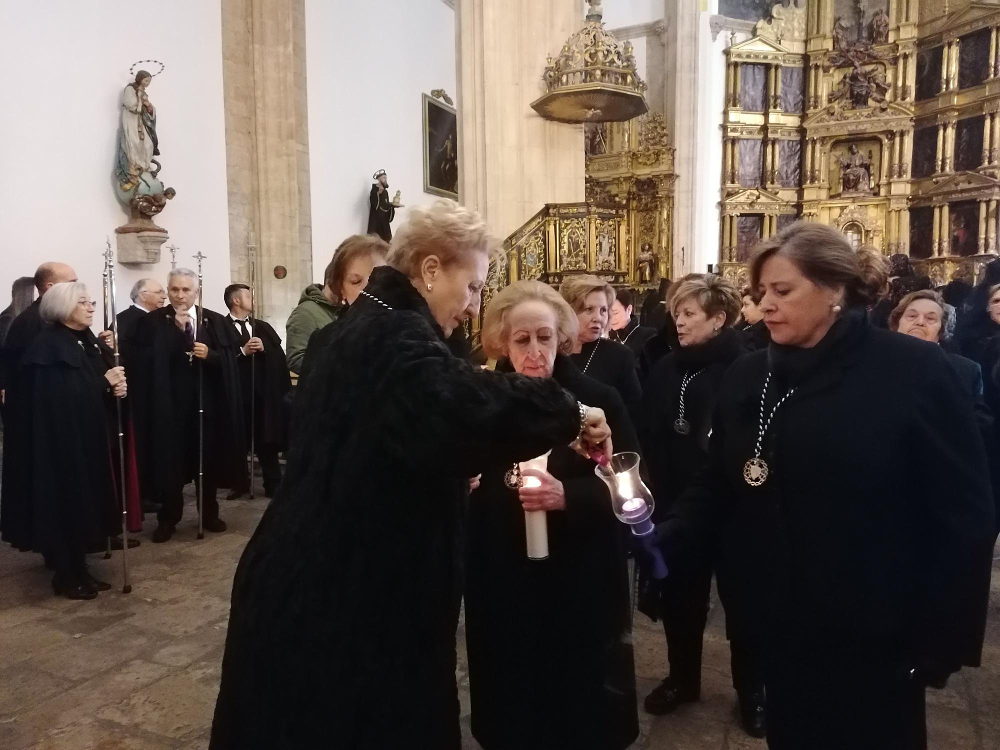 Toro arropa a la Virgen de los Dolores