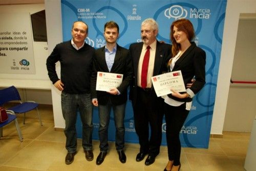 Entrega de los premios Cátedra de Emprendedores de la UMU en el CIM-M