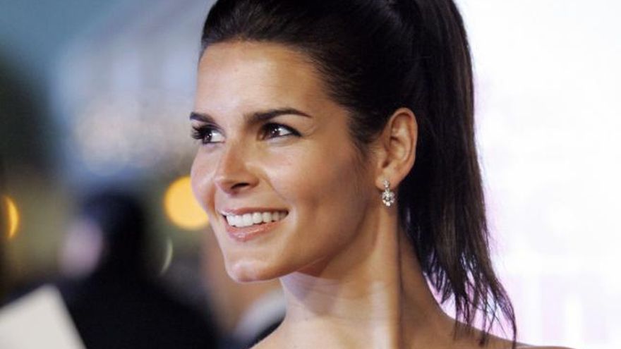 La actriz Angie Harmon.