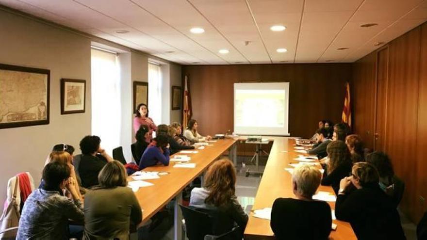 Una jornada formativa dels monitors de menjador celebrada recentment al Consell Comarcal cerdà