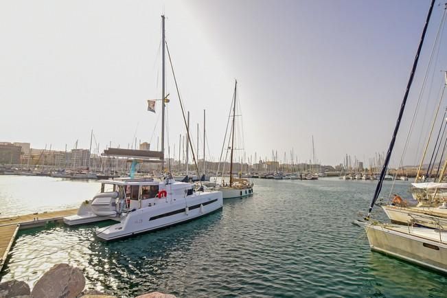 Primeras embarcaciones que llegan al Muelle ...