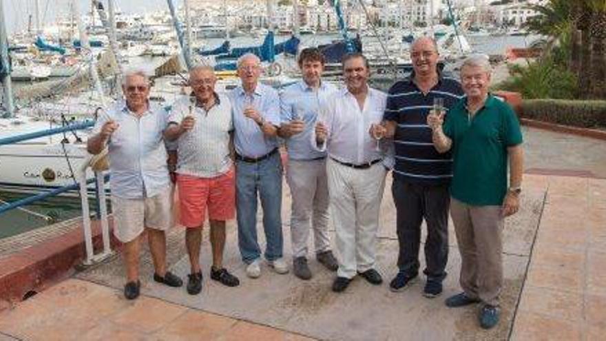 Brindis celebrado ayer por la tarde en la terraza del Club Náutico Ibiza.