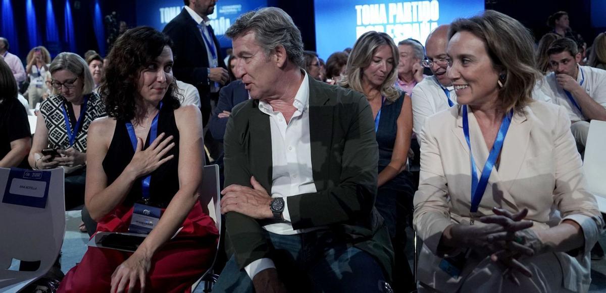 Feijóo renova la direcció del PP i enforteix el seu equip econòmic Feijóo renova la direcció del PP i enforteix el seu equip econòmic