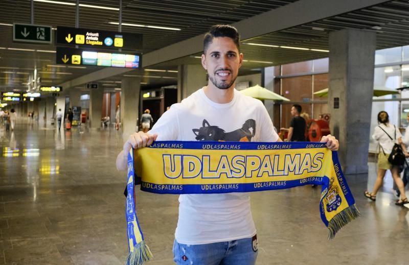 18-06-18. LAS PALMAS DE GRAN CANARIA. LLEGADA AL AEROPUERTO DE FIDEL CHAVES NUEVO FICHAJE DE LA UDLP. FOTO: JOSÉ CARLOS GUERRA.  | 18/06/2018 | Fotógrafo: José Carlos Guerra