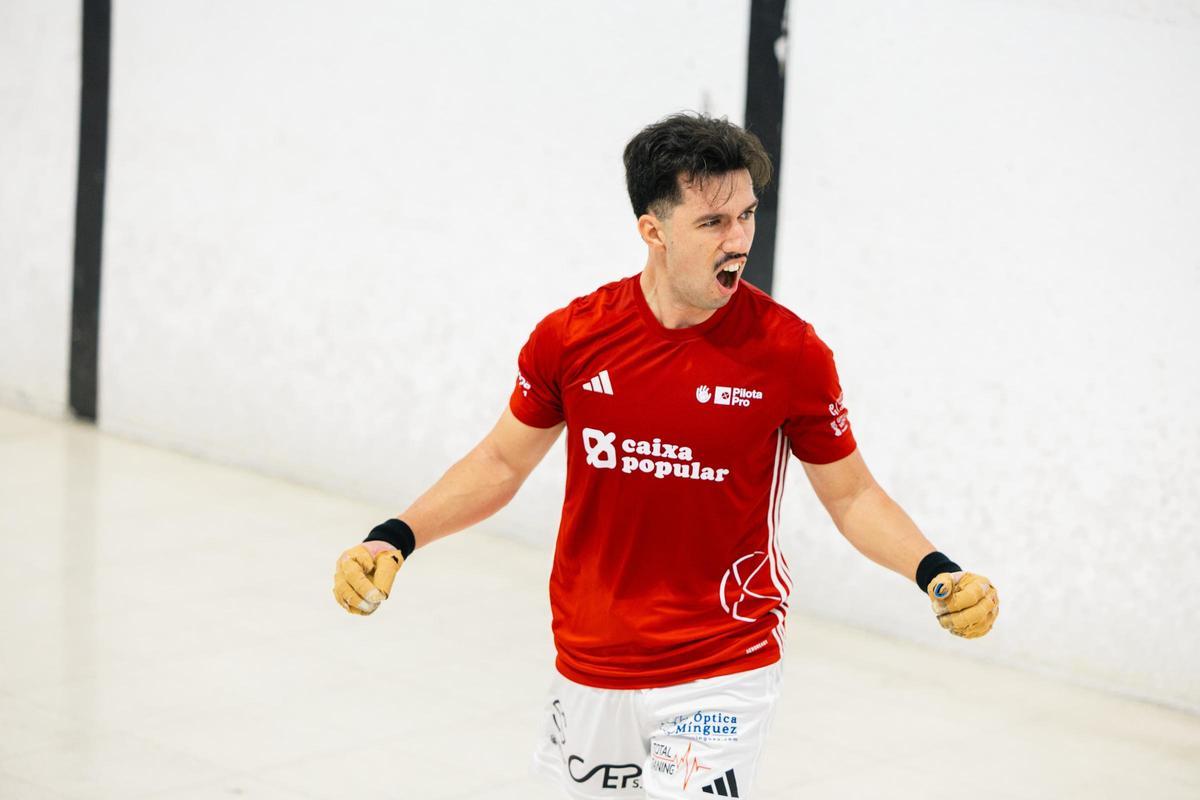 Seve celebrà el seu recent títol de Copa.