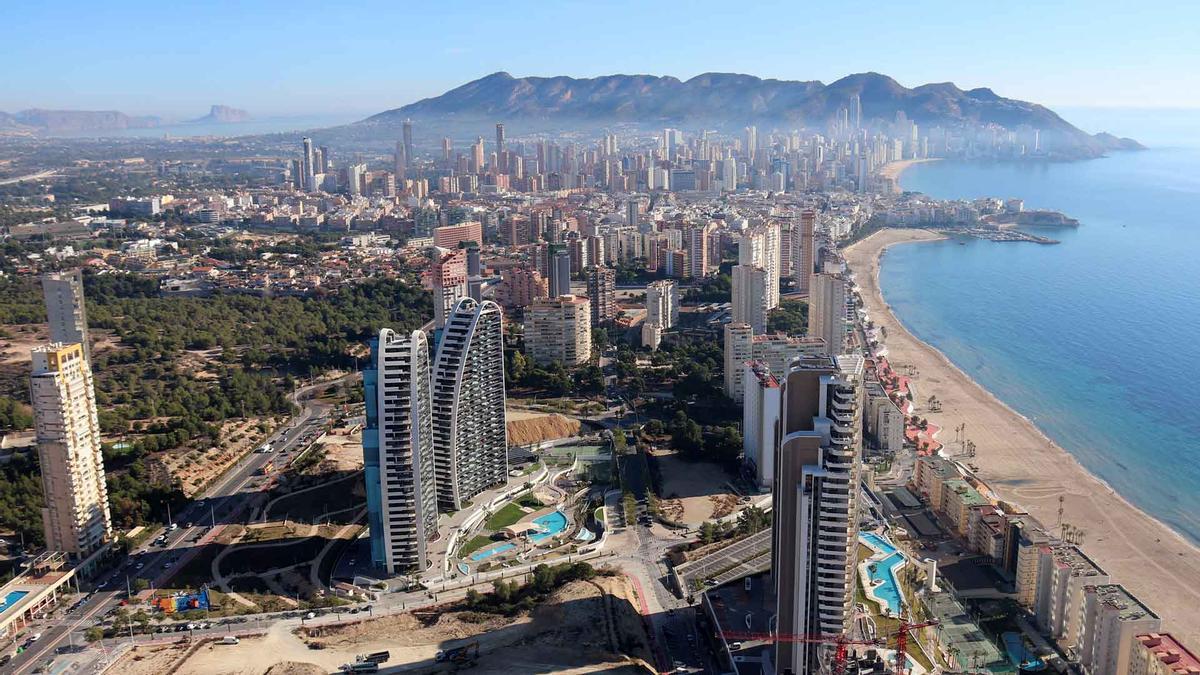 Rascacielos y edificios de la ciudad de Benidorm.