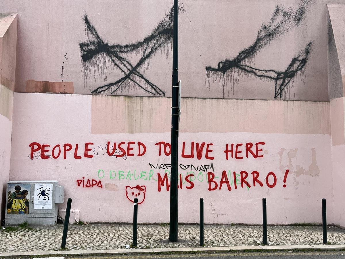 Pintadas contra la gentrificación el Lisboa