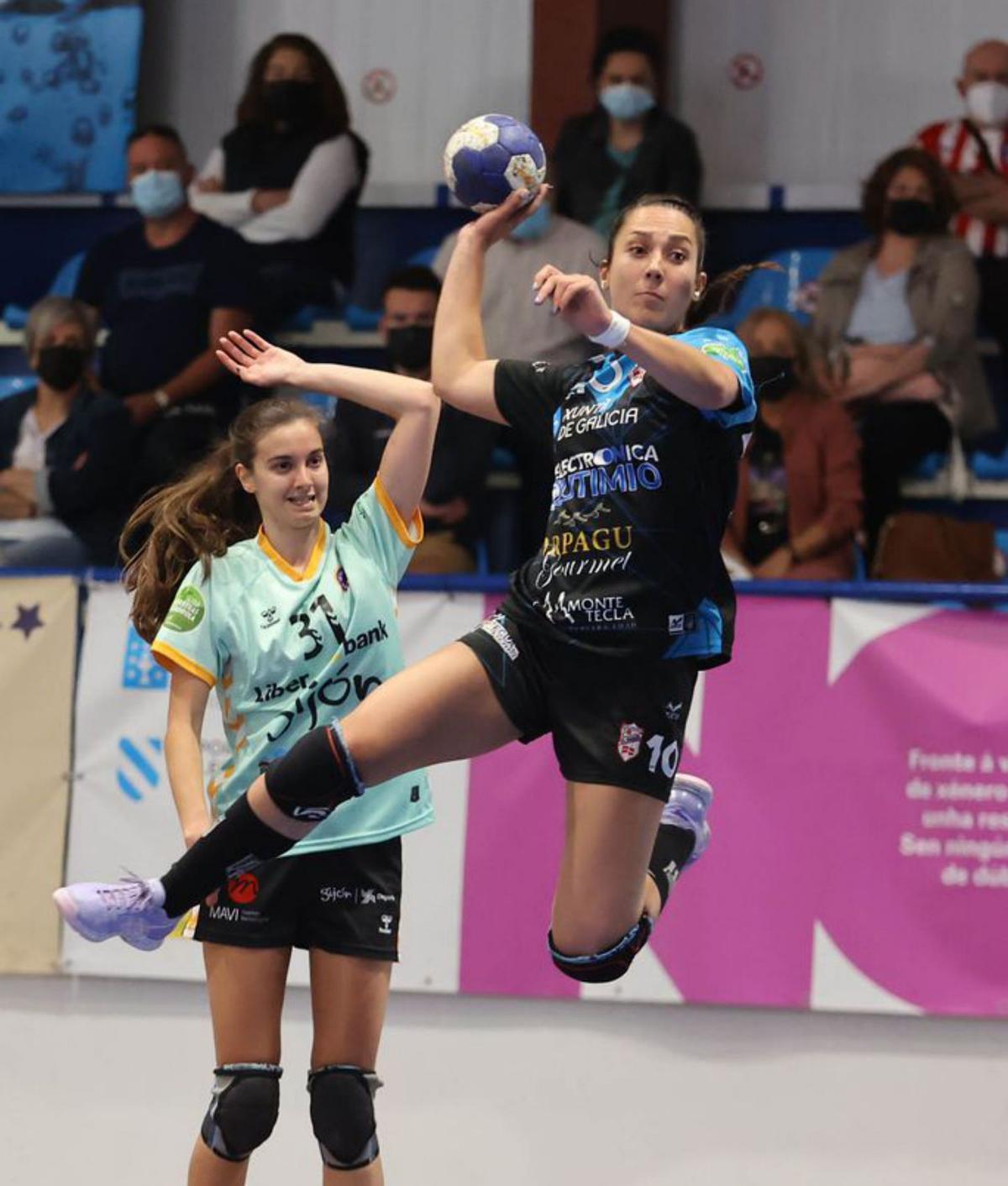 Lorena Pérez, con el Guardés. | // ALBA VILLAR