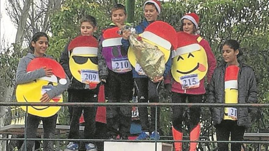 Los atletas desafían al frío en la XI San Silvestre Solidaria