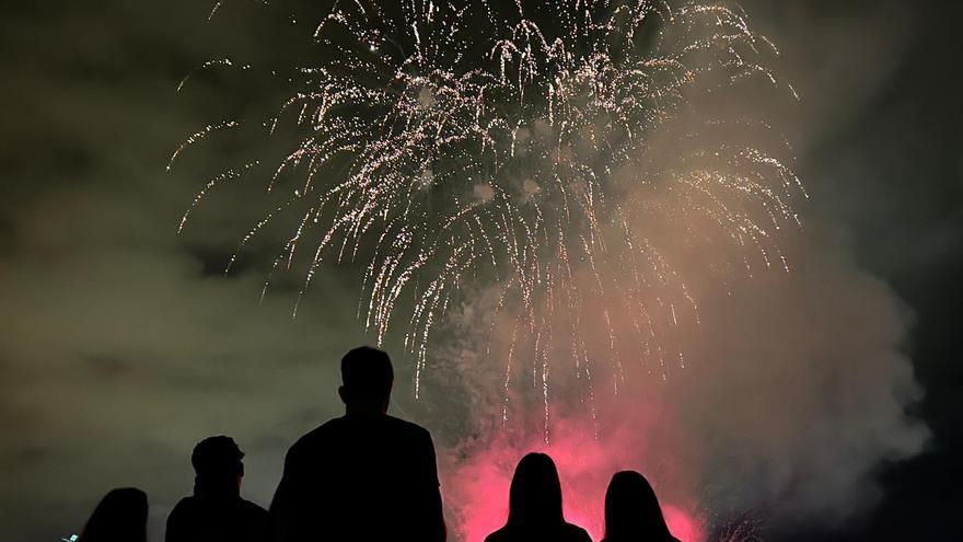 EN IMÁGENES: los fuegos artificiales de Corvera