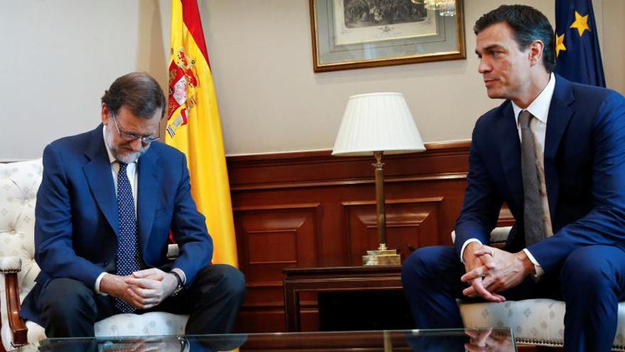 Rajoy y Sánchez, en una reunión en 2016.