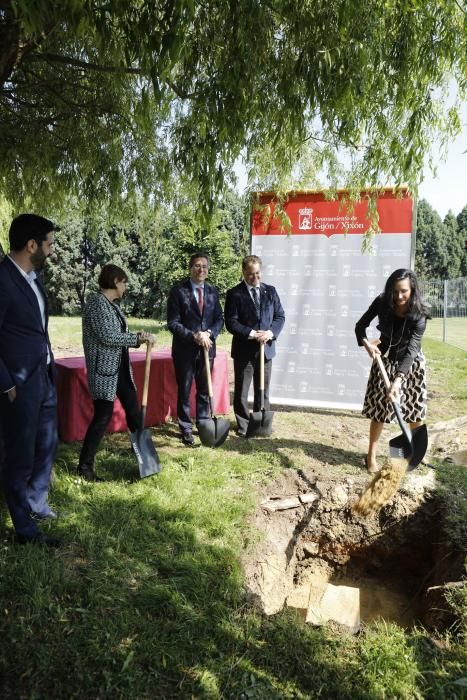 Colocación de la primera piedra del nuevo edificio de la incubadora de Impulsa