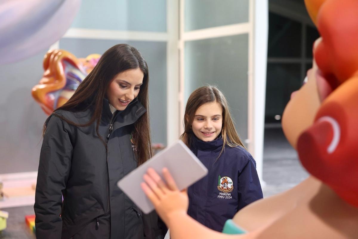 María Estela y Marina, con sus parkas