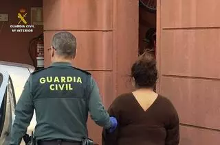 Detienen a una mujer en Cangas por una estafa bancaria de más de 47.000 euros