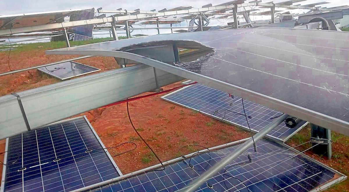 Placas solares dañadas.